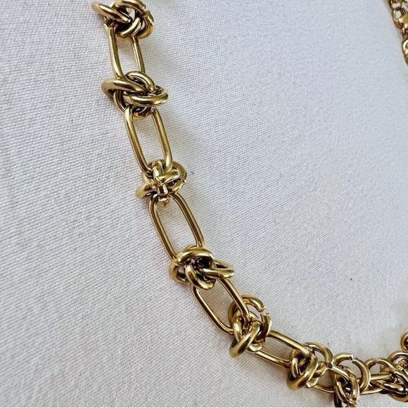 Gold Stainless Steel 18K Gold Knot Jewelry Set - Picture 9 of 13